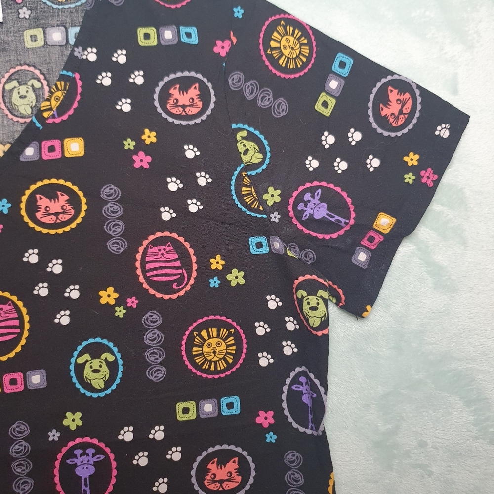 Animal lovers Scrub Top